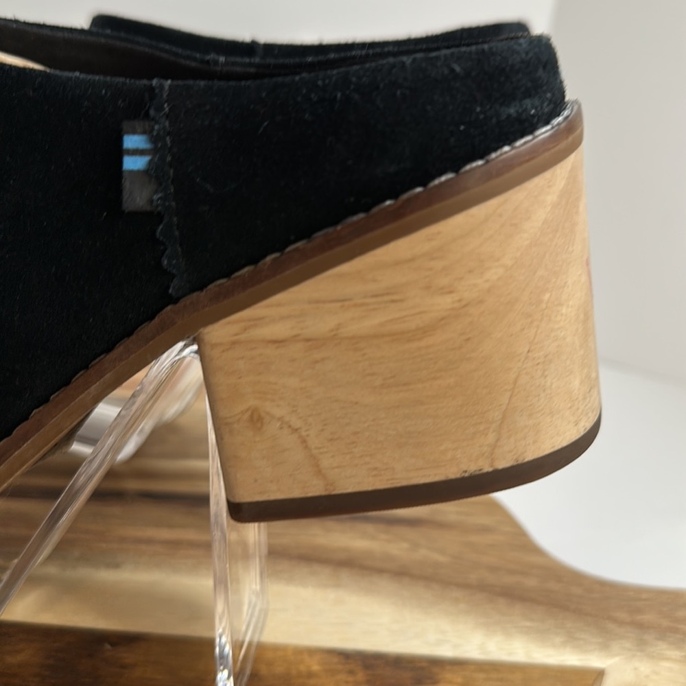 Women’s Tom’s black suede “Leila” slip-on clogs SZ 8.5 fringe tassels - Picture 5 of 15